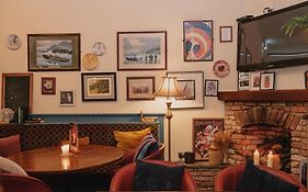 Alcock & Brown Hotel